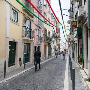 https://historical-alfama-building-top-5mn-to-train-and-subway.hotels-lisbon-portugal.com